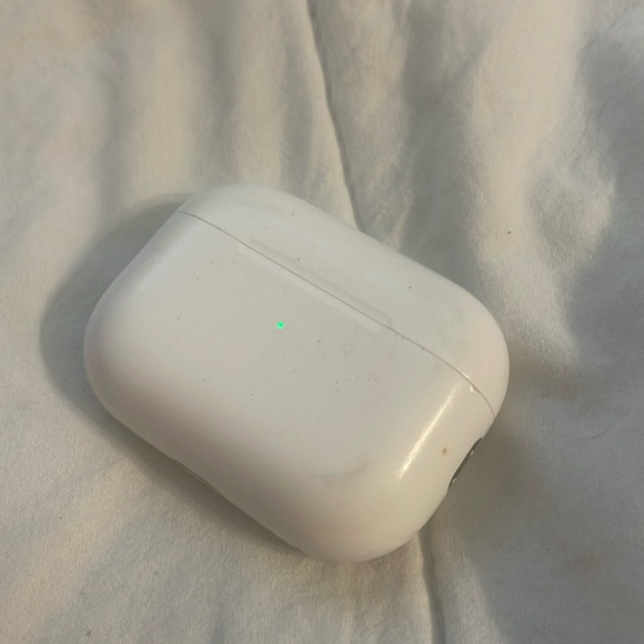 airpods pro second gen (real) - Picture 1 of 3